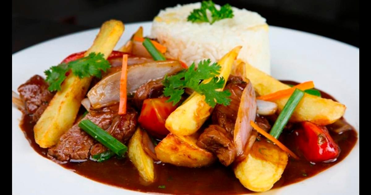 Serving Lomo Saltado